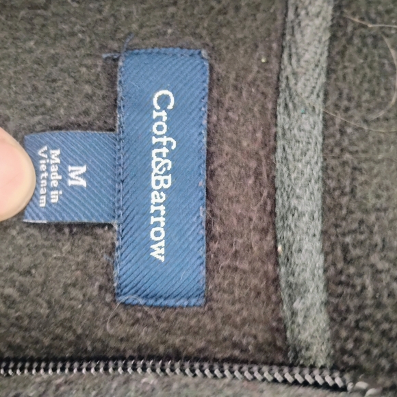 Croft & Barrow Black Quarter-Zip Fleece Pullover With Front Pockets and Bungee - Picture 4 of 7